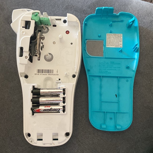 Brother P-Touch PT-H103W Handheld Label Printer No Ribbon - Picture 4 of 7